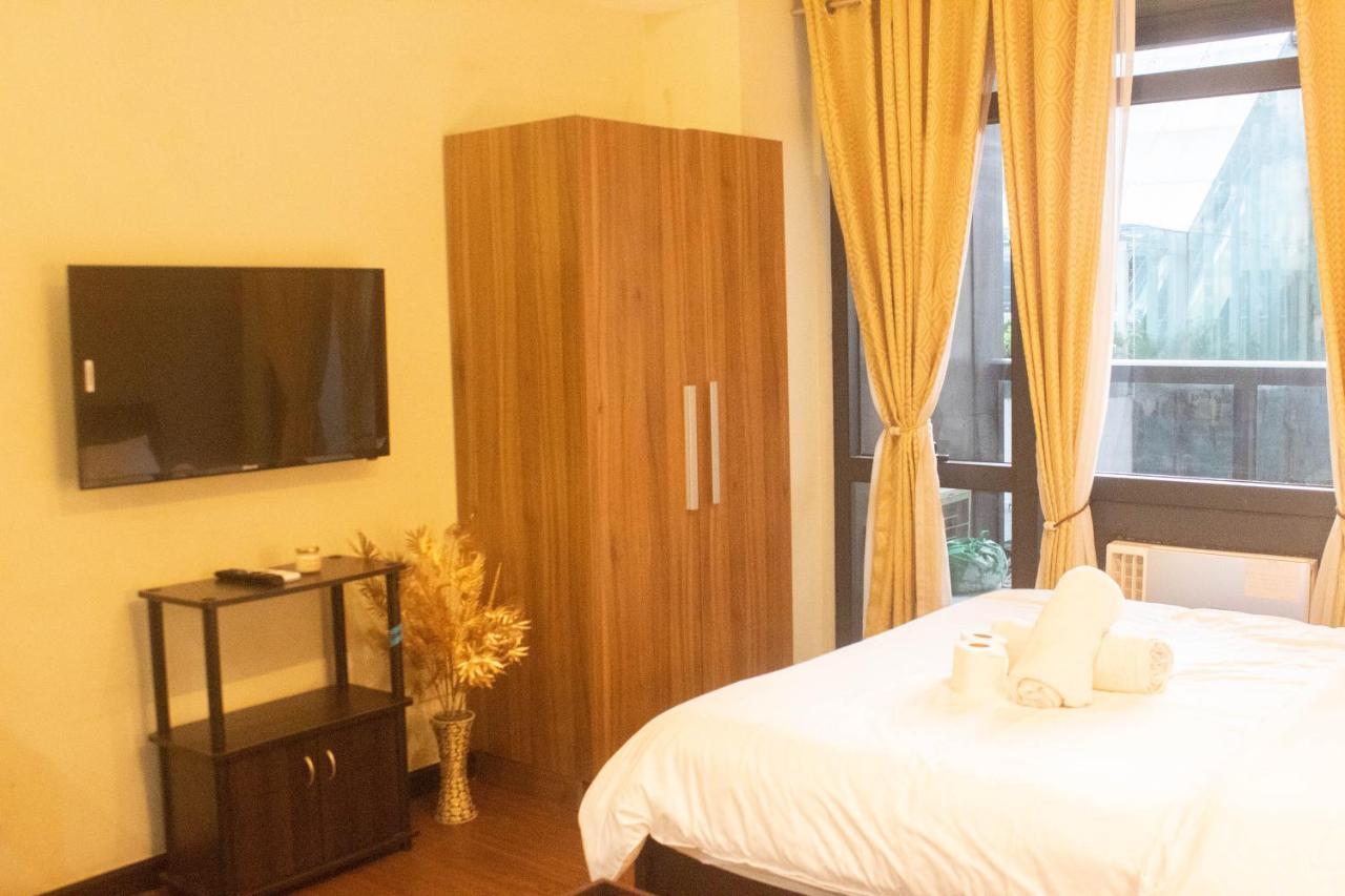 Gramercy Residences Manila Exterior photo